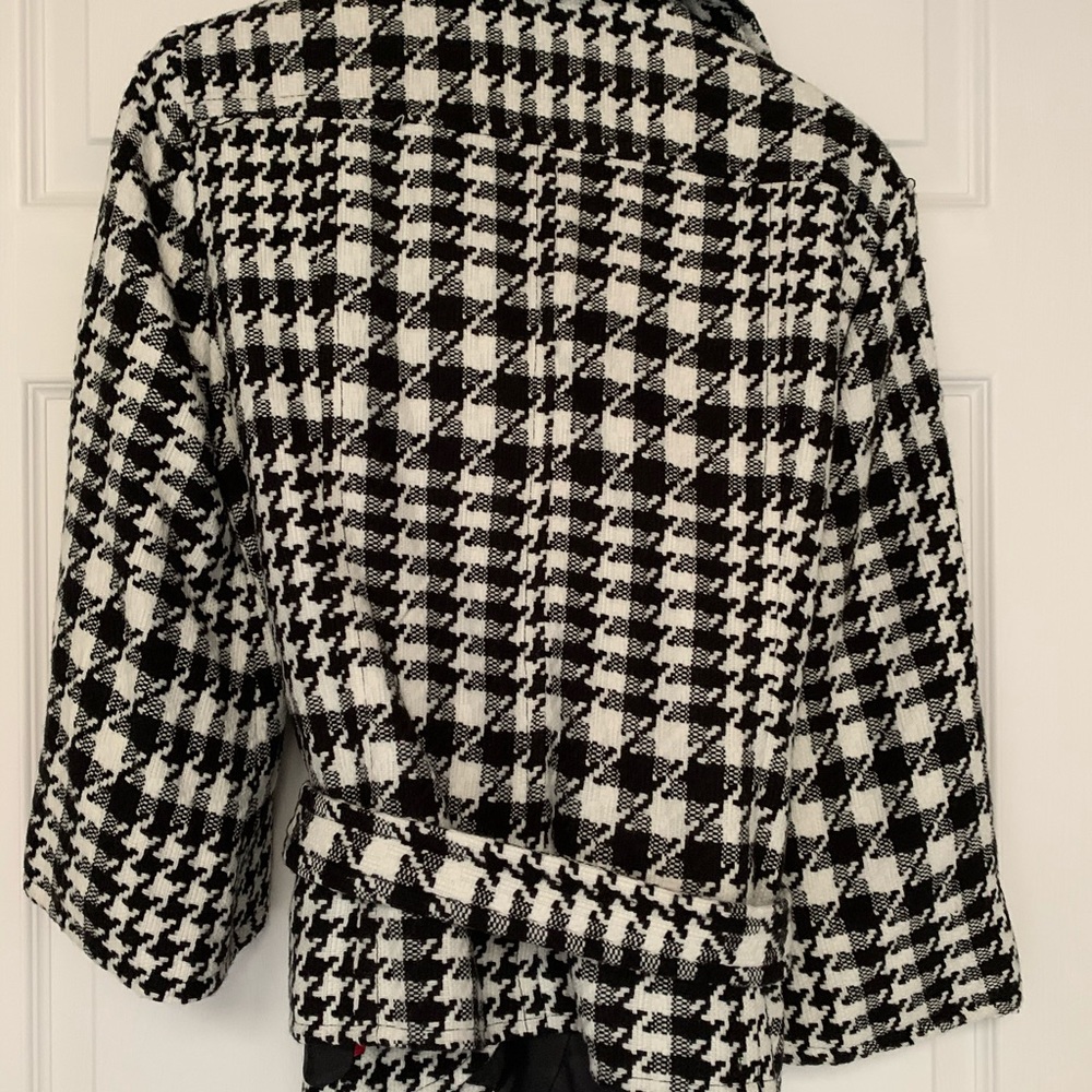 Jackets - Picture 2 of 4